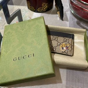 100% Authentic Tiger print GG Supreme card case